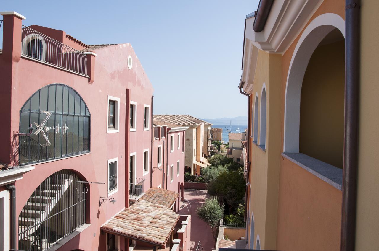 Hotel Maria Golfo Aranci Exterior photo